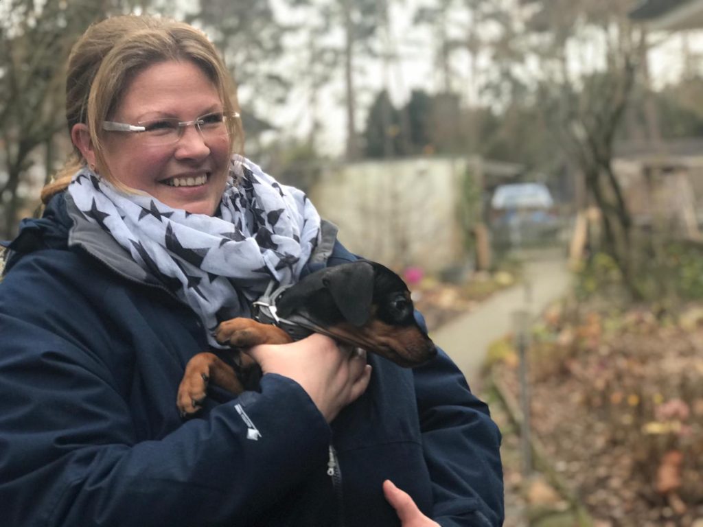 Welpenübergabe, Erster kontakt